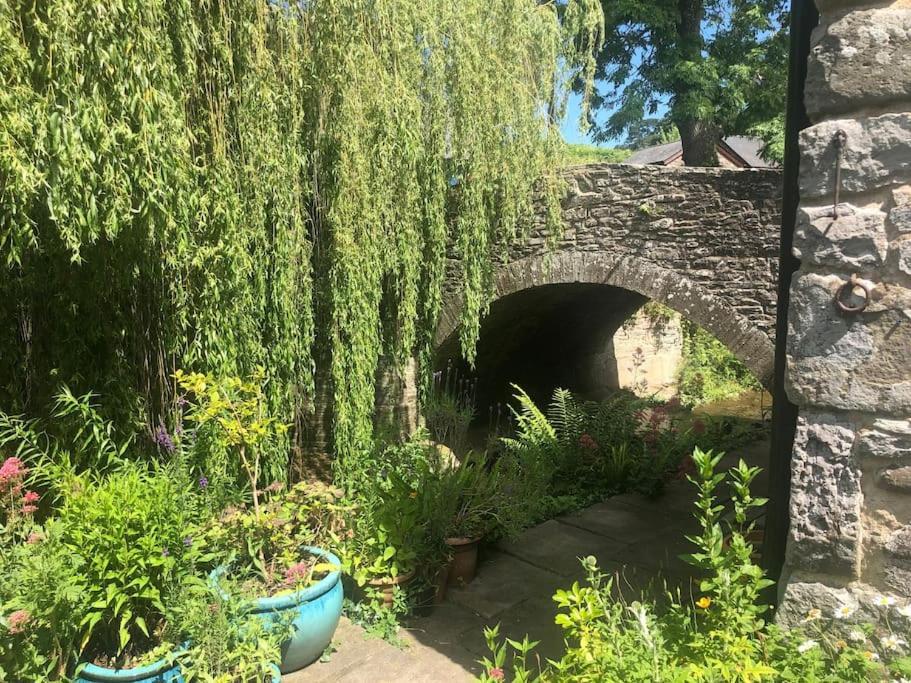 Luxury Cottage Near Hay-On-Wye Llanigon Exterior photo